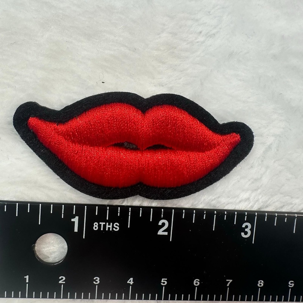 Red Lips Patch Unisex OS Red‎ New 3D Puff Embroidery Iron On Applique